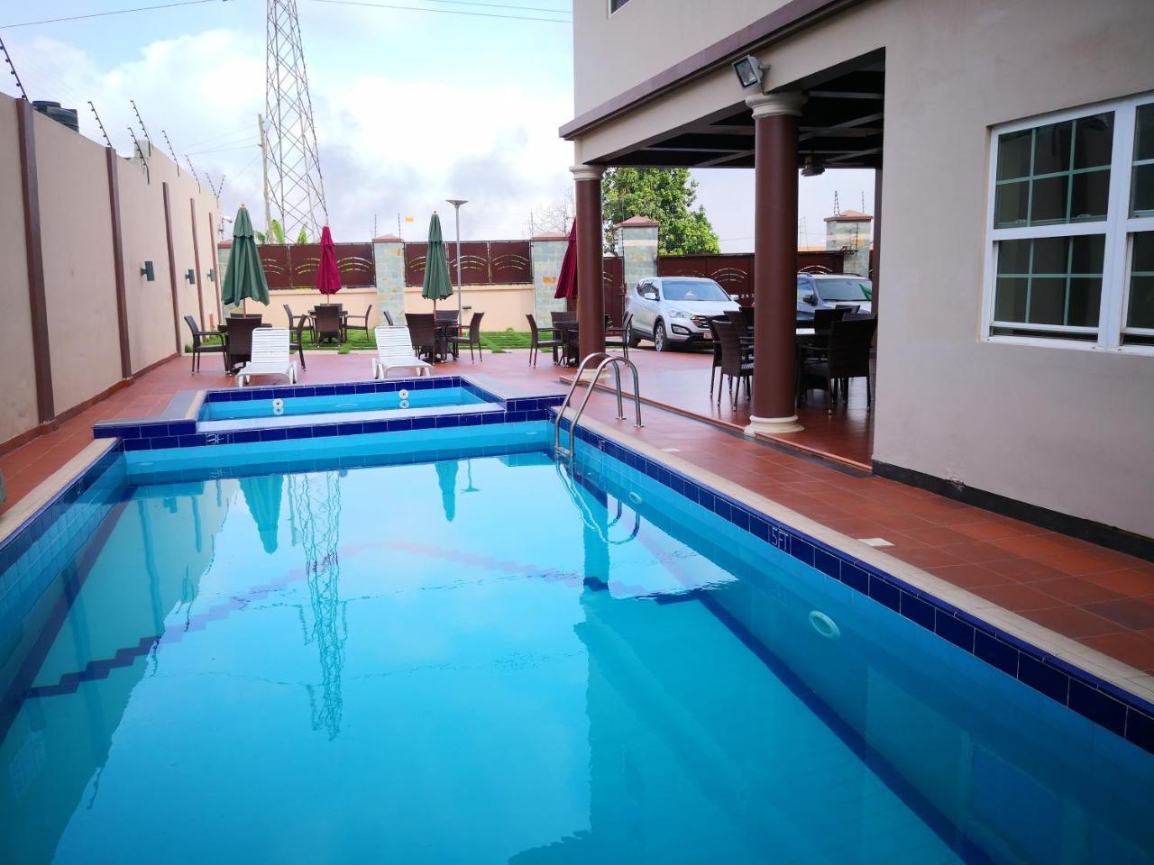 Frederick'S Lodge Kumasi Buitenkant foto